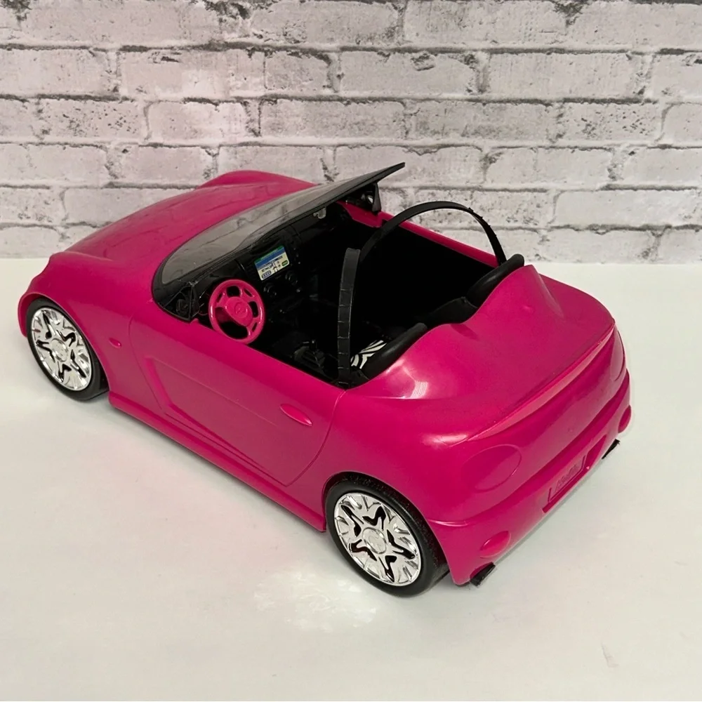 Barbie Car 2009 Mattel Glam Pink Convertible Toy Two-Seater Adjustable Seat Belt